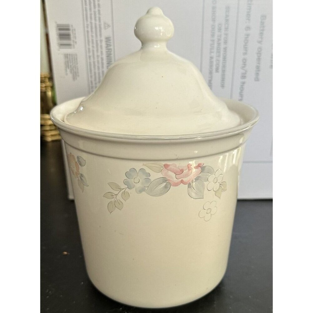 Pfaltzgraff Wyndham Kitchen Canister 1.5 Qt With Lid Discontinued Farmhouse 80'S